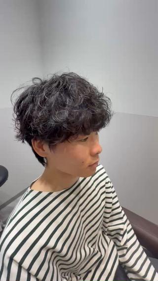 人気のシャドウパーマ
この長さだといろんなスタイルにセットできるのでオススメです♪