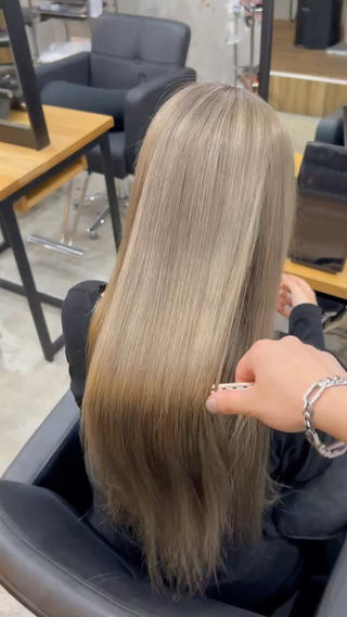 カラー siun.所属・春翔 艶/縮毛/ブリーチのヘアスタイル