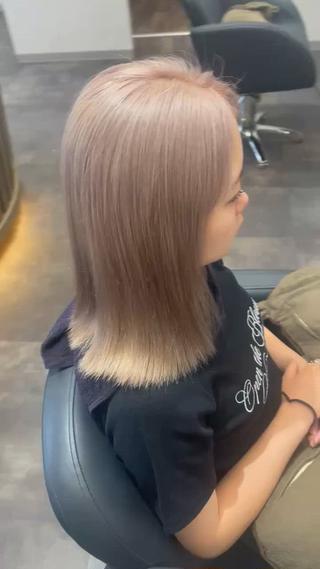 カラー 博多ブリーチ× 透明感/縮毛矯正のヘアスタイル