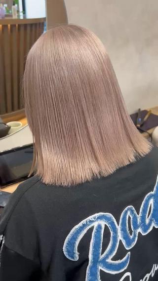 カラー 博多ブリーチ× 透明感/縮毛矯正のヘアスタイル