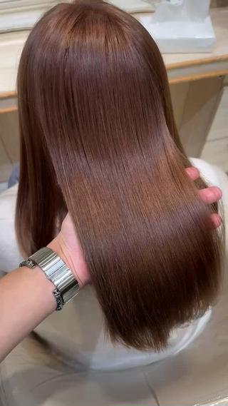 セミロング ハイトーンカラー 髪質改善カラーノトのヘアスタイル