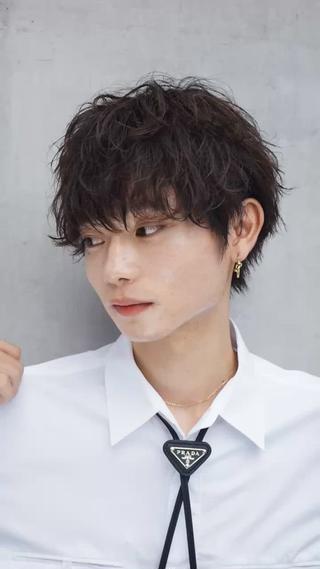 メンズ 表参道フェザーパーマ ニュアンスパーマのヘアスタイル