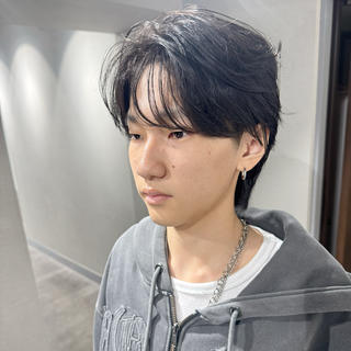 メンズ 表参道フェザーパーマ ニュアンスパーマのヘアスタイル