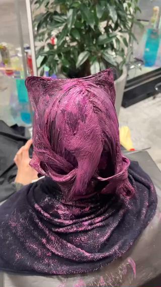 ロング カラー ヘアアレンジ EDeN Kuutoのヘアスタイル