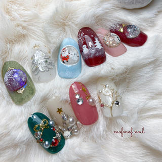 Christmas 限定デザイン

今年は新しく4つのデザインを追加♡

----------------------
ぷっくりオーロラオーナメント
....
動かすたびに奥に仕込んだ
オーロラがうるうると
耀く奥行きデザイン。

雪の結晶は最後に描き込むので、ちゃんとオーナメントに
描かれた模様のように仕上がります︎
.
.

手描きミラーで仕上げる大人クリスマスツリー
...
ひとふさひとふさ
手描きでツリーを描き込みます。
パーツの使用は無し
よく見るとクリスマスカラーに
輝くイルミネーションが
仕込まれていますよ
.
.

サンタさんと雪だるまのぷっくりスノードーム
...
窓を覗くと楽しそうな
サンタさんと雪だるまが

窓の向こうはすこし雪も降り出しているようです︎

めちゃくちゃ細かいので、オーダーされた方は息を止めて描くのをご覧ください
.
.

できたて雪だるまと外の世界
...
ふかふかの雪のうえに、
作られたばかりの雪だるま

きっとクリスマスに外を歩くと、
こんな光景が広がっていますよ
寒いけど、ちょっと外に
お散歩に行きたくなるデザイン

------------------------------
.
今回めちゃくちゃこだわりまくった
新しく4つのデザイン♪

ぜひ御手元にお迎えください♡
.
.


Christmas限定デザイン

上段  1本¥1200
下段　1本¥900



—-✄———-✄———-✄—-

手描きアートが得意な
　　森の中のネイルサロン

⇨@mofmof_nail

誰かに見せたくなる、
何度も見たくなる、
そんなネイルにしてみませんか？

—-✄———-✄———-✄—-

2日前までのご予約はプロフィールのネット予約から♡
前日からのご予約は
LINE@wng9554tか、DMにて＊
(LINEは@も含めて検索してください)

---------------------------
#クリスマスネイル
#スノードームネイル
#雪だるまネイル
#サンタネイル
#オーナメントネイル
.
#ネイル #キャラネイル #フィルイン
#手描きネイル 
#かわいいネイル #やり放題ネイル
#大人ネイル #痛ネイル
#藤野 #上野原 #相模湖
#プライベートサロン
#上野原ネイルサロン
#高尾ネイルサロン #狭間ネイルサロン
#藤野ネイルサロン
#相模湖ネイルサロン
#オフ無料キャンペーン 
#お子様連れok #子連れokネイルサロン
#privatenailsalon
#アイブロウリフト
#ワックス脱毛サロン
#mofmofnail #モロッカンネイル 