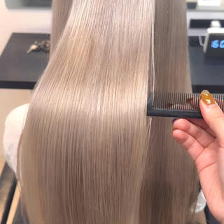 ロング カラー ハイトーン･髪質改善 MIOKAのヘアスタイル