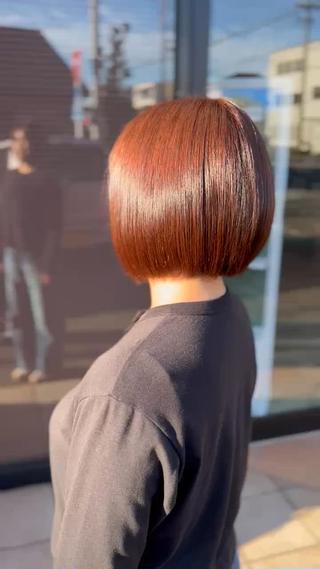 まとまりやすいショートボブスタイルになりました
1番お手入れもスタイリングもしやすいヘアスタイルだと思います︎ 