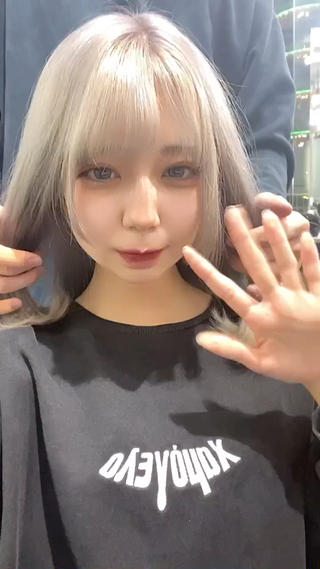 ミディアム 美髪/髪質改善 顔周り/透明感カラーのヘアスタイル