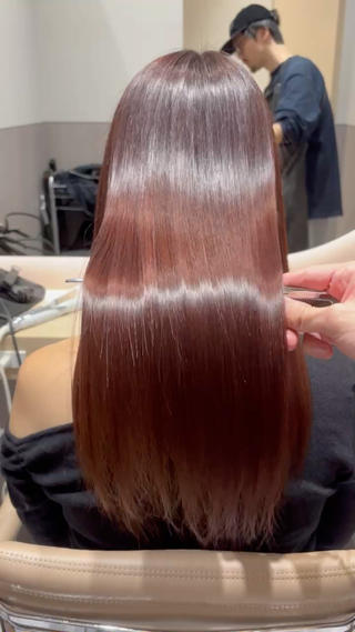 髪質改善inケアカラーの特徴⠀
前処理で髪の毛をスッピンにして発色艶感◎⠀
カラー剤の中にケア剤を入れてダメージ予防⠀
後処理で色持ち艶感◎⠀
地肌や髪の老化予防⠀
質感の柔らかさorハリコシを髪質に⠀
合わせて選べる⠀
 