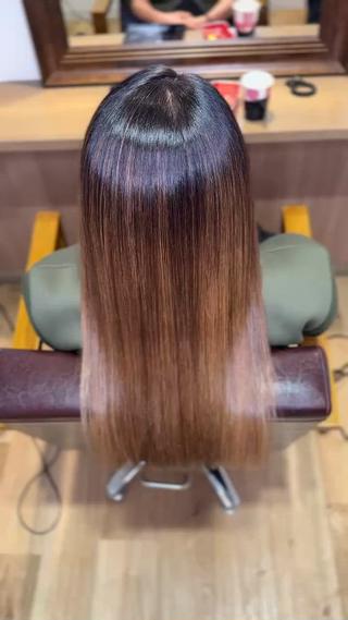 セミロング カラー youres センター南所属・今満 精二のヘアスタイル