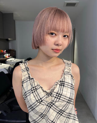 ブリーチ2回​〜​3回でできるピンクベージュ
肌馴染みが良くてベージュに色落ちしてくれます
色落ちまで可愛くなるようにお薬選定してます
ハイトーンカラー是非お任せください♡ 