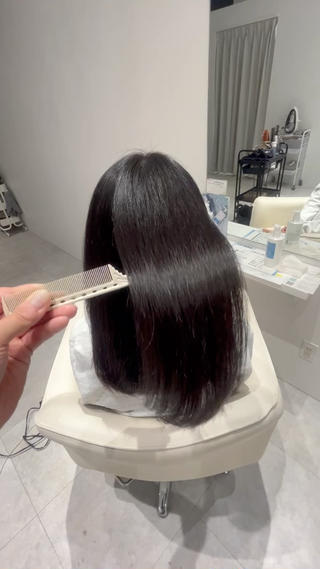 【超高濃度水素ケア】

こんなお悩みにオススメ^^
・髪にうねりがある方
・髪が細くなってきた方
・髪にツヤ、ハリが欲しい方
・白髪のある方
etc

☆水素の4つの効果
1.老化の原因の9割、活性酸素除去
2.白髪や薄毛、抜け毛の予防
3.頭皮のシワ、たるみを予防
4.頭皮と髪の水分を保つ

お問い合わせお待ちしてます^^

#金沢市#金沢#内灘#髪質改善 #トリートメント #髪質改善トリートメント #ヘアケア #美髪  #美容師 #艶髪 #美髪チャージ #水素トリートメント#超高濃度水素トリートメント#ストリ #髪質改善カラー #美容室 #ヘアカラー 