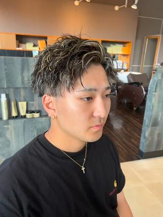 ショート カラー パーマ 安田 海斗のヘアスタイル