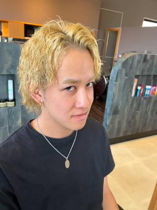 ミディアム パーマ メンズ 安田 海斗のヘアスタイル