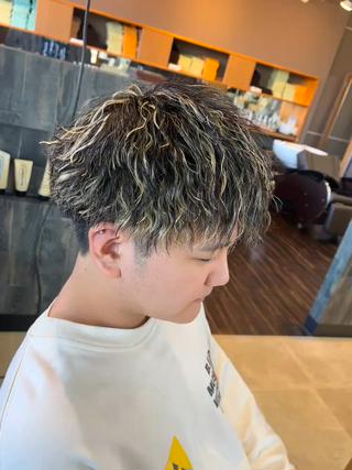 ショート カラー パーマ 安田 海斗のヘアスタイル