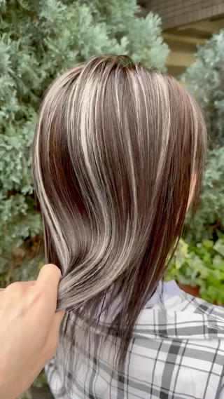 ミディアム Cure2所属・🌈白いハイライト 🌈 🐶ノザワ🐶のヘアスタイル