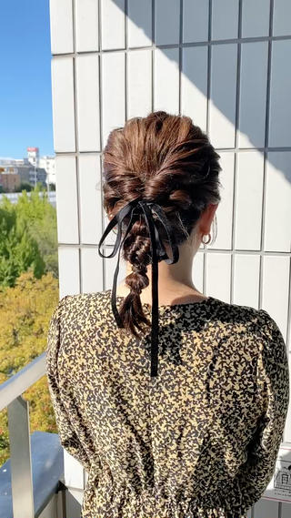 ミディアム ヘアアレンジ 💫miyu💫デザ インカラー/アレンジのヘアスタイル