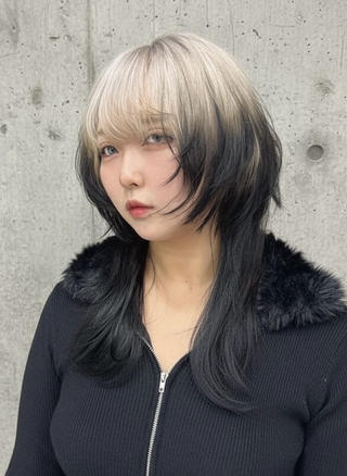 ロング カラー ホワイト/店長/カラ ー講師/錦糸町/岩崎のヘアスタイル