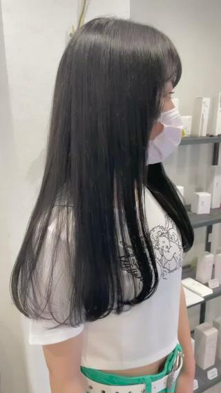 ダークトーンでもイルミナカラーで透明感たっぷりに