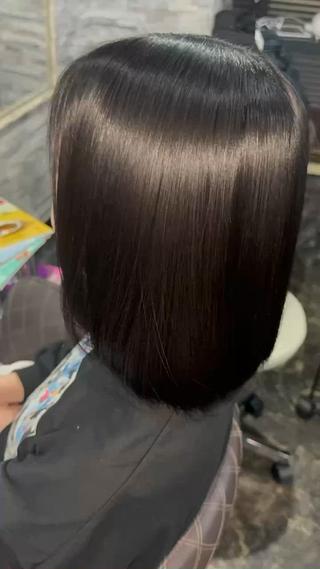 パーマを髪質改善ストレートをしてうる艶髪に。
薬液のダメージは無くダメージレスの仕上がりです 