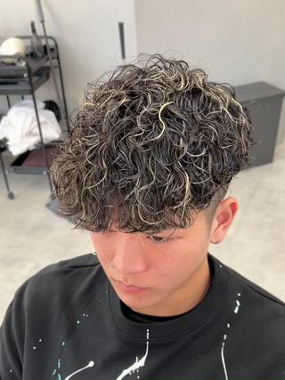 ショート カラー パーマ メンズ メンズパーマ/ 新潟駅/佐藤裕のヘアスタイル