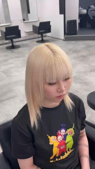 複雑履歴からのブロンドです
施術中も沢山お話しさせて頂けてご満足頂けて嬉しいです
また次回もよろしくお願いします 