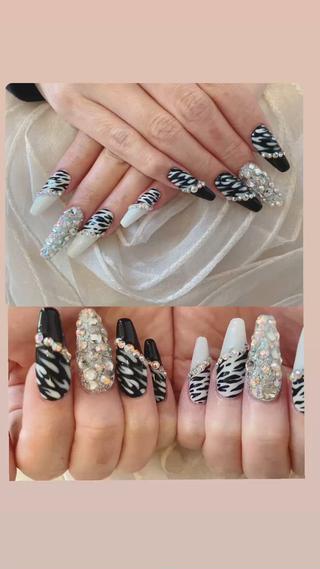 ネイル ネイル ティアラのネイルデザイン