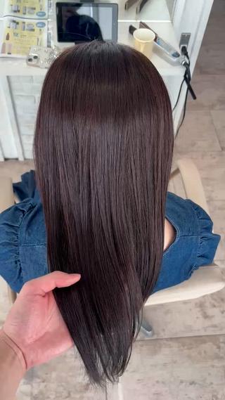 ツヤツヤブラウン
艶々なトリートメントで髪の毛元気いっぱいです！ 