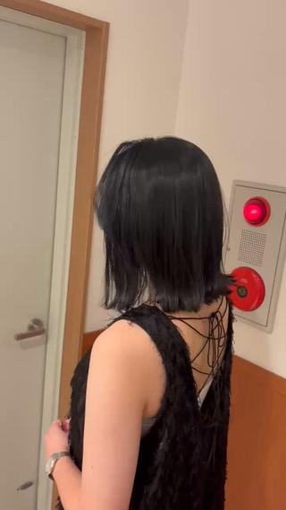 暗めアッシュ
寒色は暗めでも透明感が出てくれます！ 