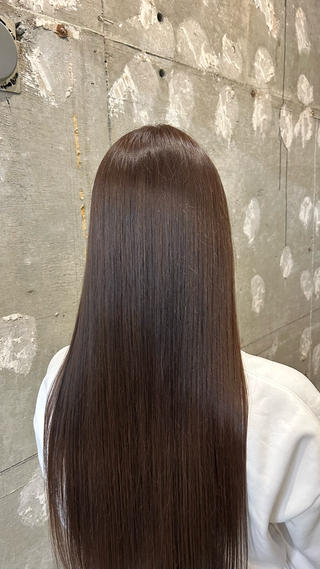 ロング カラー マユ/ SYS by fitのヘアスタイル
