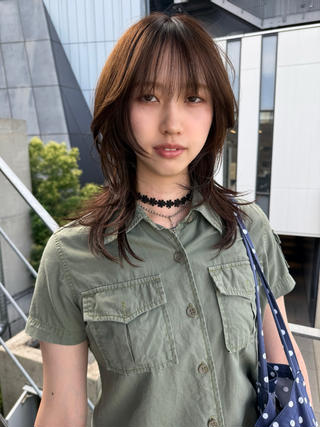 ミディアム レイヤーカット\ウル フ　chinatsuのヘアスタイル