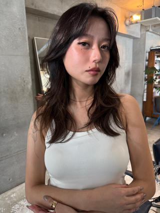 セミロング レイヤーカット\ウル フ　chinatsuのヘアスタイル