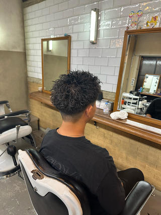 ショート パーマ メンズ モチヅキ タツキのヘアスタイル