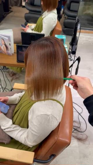 パーマ2回履歴のお客様　コスメストレートは薬剤のパワーが優しいのでダメージ最小限で艶々になれます 