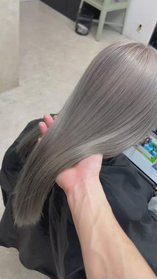 ロング 韓国風レイヤーカット グレージュ/大希のヘアスタイル