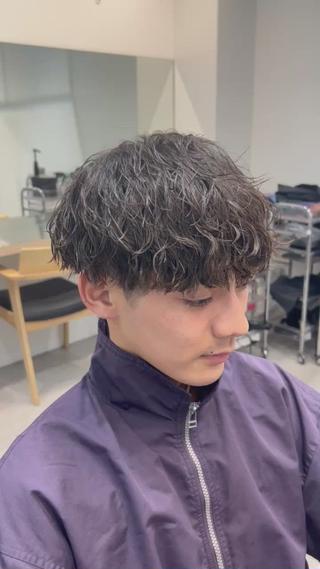 パーマ メンズ fifth 安次富　泰雅のヘアスタイル