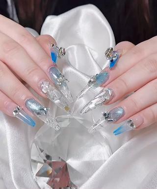 #ニューアンス
#フィルイン
#ジェルネイル
#マグネット
#ネイルチップ
#韓国ネイル
#中国ネイル
#フレンチ
#つけ放題 #秋ネイル＃キルティングネイル 