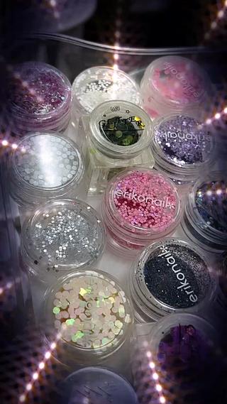キラキラ大量にあります

#藤沢ネイル #藤沢ネイルサロン #グリッターネイル #キラキラネイル #ラメネイル #ホログラムネイル #派手ネイル #グラデーションネイル #ラメワンカラーネイル #カラフルネイル  