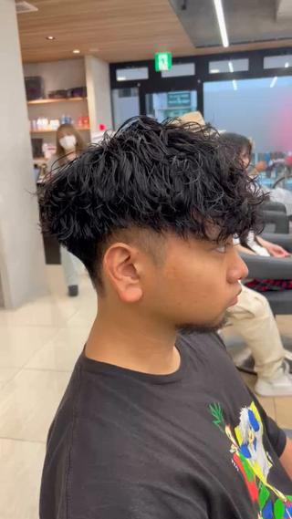 ミディアム パーマ メンズ 🪐メンズ特化 ヤマクラ　タイキのヘアスタイル