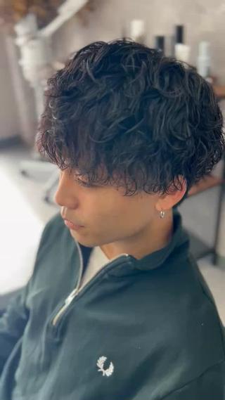 波巻きスパイラルでチャラいパーマ
楽にスタイリングもできちゃいますよ 