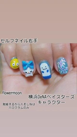 ネイル フラワー ムーンのネイルデザイン