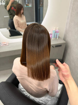 酸性ストレートでよりタイトに収まるボブに!
広がるのがお悩みのお客様でしたが 
広がりも収まり、より綺麗な仕上がりになりました
髪から美しく、美髪めざしませんか?
綺麗になりたい方是非一度お任せください