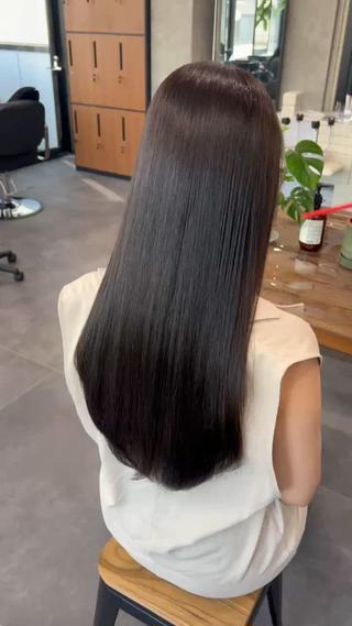 ロング MEGRI 三軒茶屋【メグリ】のヘアスタイル