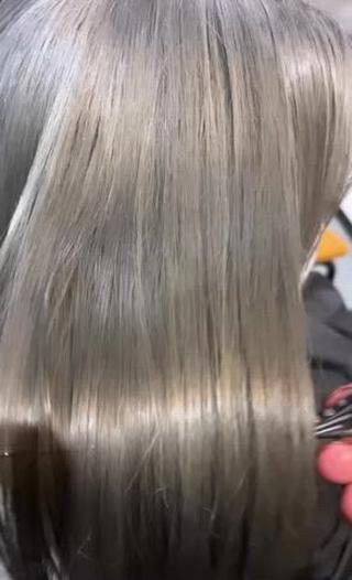 セミロング カラー Sherry大国町所属・Sherry大国町 HIKARUのヘアスタイル