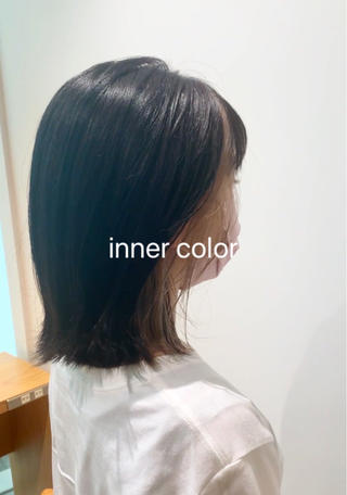フェイスフレーミングやインナーカラーは
ミディアムの長さでもかわいいです 