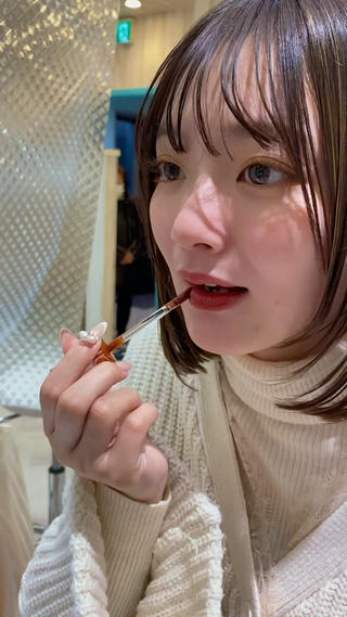 コンパクトボブが小顔効果を演出します
バッサリでも大歓迎 