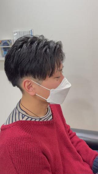 メンズ 心斎橋バレイヤージュ 小林勝貴のヘアスタイル