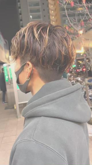 メンズ 心斎橋バレイヤージュ 小林勝貴のヘアスタイル