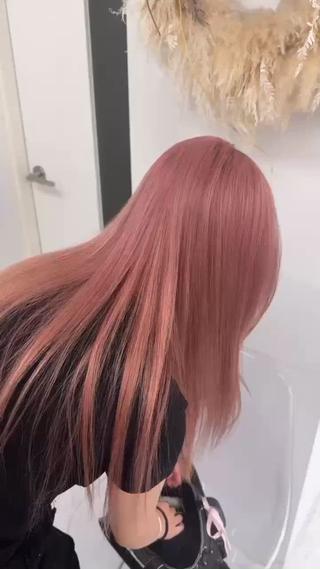 ブロンドに落ちるカラー
色味をプラスしたい方はぜひ