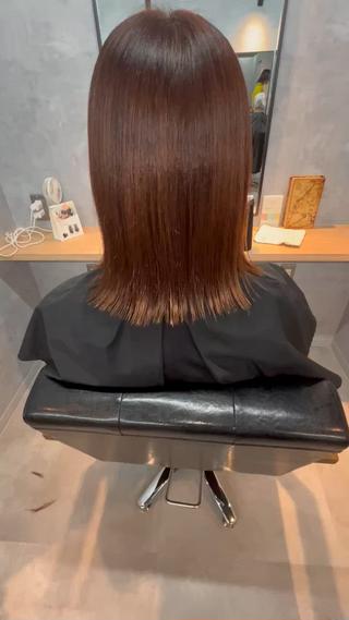 ミディアム 小山洋次/阪急茨木/ 透明感カラーショートのヘアスタイル